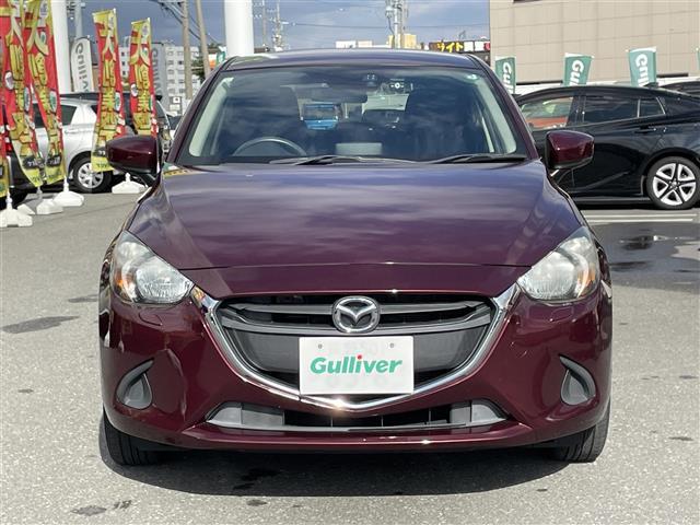 デミオ 13S 4WD 純正ナビ・Bluetooth/TV/DVD/CD/AUX 純正ドラレコ前 純正フロアマット 布系シート 冷房AC 純正15インチAW HIDライト 衝突被害軽減システム ドアバイザー(32枚目)