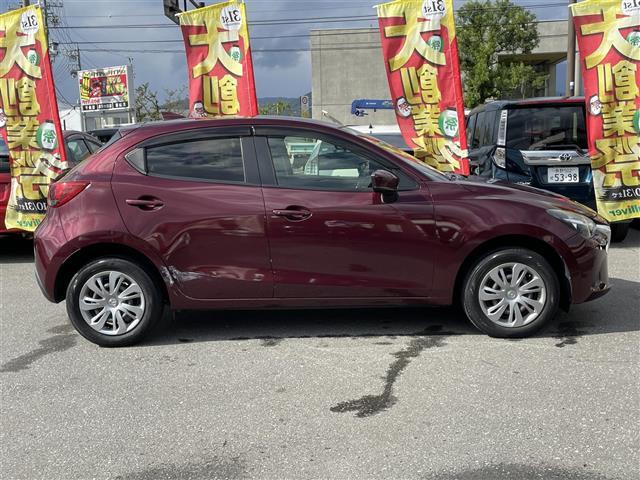 デミオ 13S 4WD 純正ナビ・Bluetooth/TV/DVD/CD/AUX 純正ドラレコ前 純正フロアマット 布系シート 冷房AC 純正15インチAW HIDライト 衝突被害軽減システム ドアバイザー(35枚目)