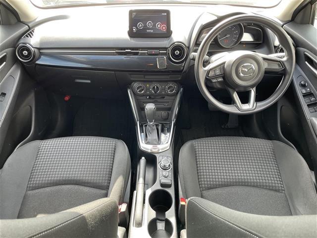 デミオ 13S 4WD 純正ナビ・Bluetooth/TV/DVD/CD/AUX 純正ドラレコ前 純正フロアマット 布系シート 冷房AC 純正15インチAW HIDライト 衝突被害軽減システム ドアバイザー(41枚目)