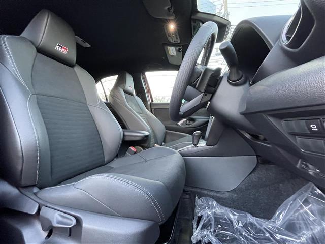 ヤリスクロス GRスポーツ ワンオーナー 4WD 純正HDDナビ Bluetooth/フルセグTV 全方位バックカメラ ビルトインETC 純正ドラレコ純正フロアマット フルフラットシート シートヒーター コーナーセンサー前後(21枚目)