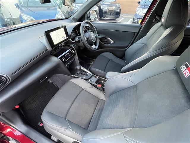 ヤリスクロス GRスポーツ ワンオーナー 4WD 純正HDDナビ Bluetooth/フルセグTV 全方位バックカメラ ビルトインETC 純正ドラレコ純正フロアマット フルフラットシート シートヒーター コーナーセンサー前後(22枚目)