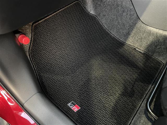 ヤリスクロス GRスポーツ ワンオーナー 4WD 純正HDDナビ Bluetooth/フルセグTV 全方位バックカメラ ビルトインETC 純正ドラレコ純正フロアマット フルフラットシート シートヒーター コーナーセンサー前後(28枚目)