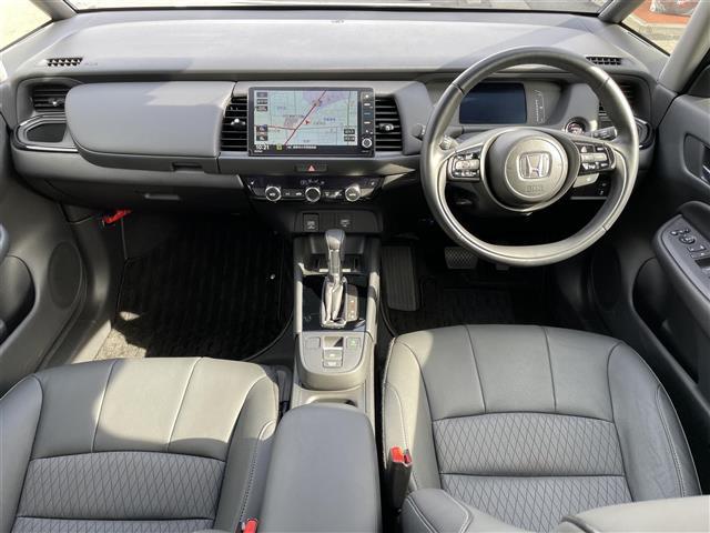 フィット e:HEVリュクス ☆取扱説明書☆保証書☆ワンセグテレビ☆純正ナビ☆AM/FM☆Bluetooth/iPod/AUX/USB☆ワンオーナー☆バックカメラ☆プッシュスタート☆ETC☆クルーズコントロール(3枚目)