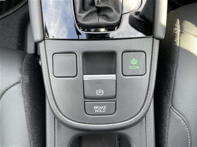 フィット e:HEVリュクス ☆取扱説明書☆保証書☆ワンセグテレビ☆純正ナビ☆AM/FM☆Bluetooth/iPod/AUX/USB☆ワンオーナー☆バックカメラ☆プッシュスタート☆ETC☆クルーズコントロール(16枚目)