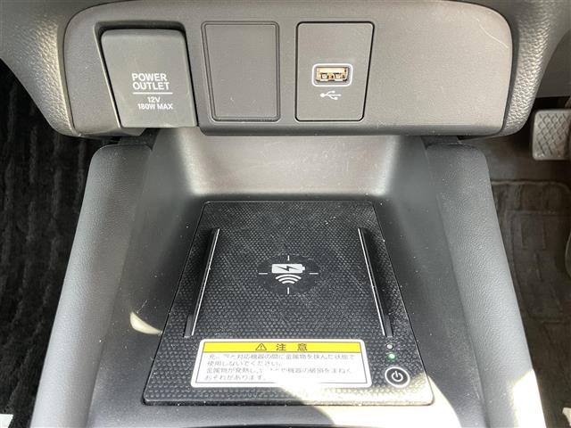 フィット e:HEVリュクス ☆取扱説明書☆保証書☆ワンセグテレビ☆純正ナビ☆AM/FM☆Bluetooth/iPod/AUX/USB☆ワンオーナー☆バックカメラ☆プッシュスタート☆ETC☆クルーズコントロール(17枚目)