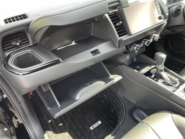 フィット e:HEVリュクス ☆取扱説明書☆保証書☆ワンセグテレビ☆純正ナビ☆AM/FM☆Bluetooth/iPod/AUX/USB☆ワンオーナー☆バックカメラ☆プッシュスタート☆ETC☆クルーズコントロール(21枚目)