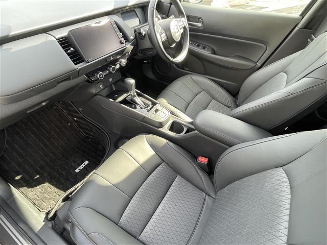 フィット e:HEVリュクス ☆取扱説明書☆保証書☆ワンセグテレビ☆純正ナビ☆AM/FM☆Bluetooth/iPod/AUX/USB☆ワンオーナー☆バックカメラ☆プッシュスタート☆ETC☆クルーズコントロール(24枚目)