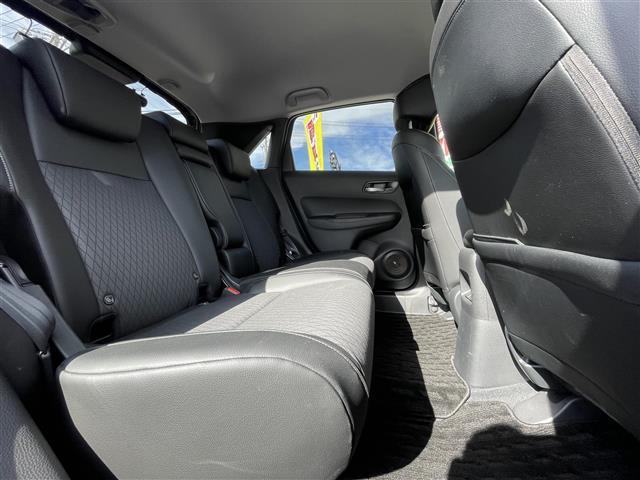 フィット e:HEVリュクス ☆取扱説明書☆保証書☆ワンセグテレビ☆純正ナビ☆AM/FM☆Bluetooth/iPod/AUX/USB☆ワンオーナー☆バックカメラ☆プッシュスタート☆ETC☆クルーズコントロール(27枚目)