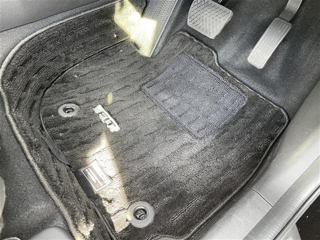 フィット e:HEVリュクス ☆取扱説明書☆保証書☆ワンセグテレビ☆純正ナビ☆AM/FM☆Bluetooth/iPod/AUX/USB☆ワンオーナー☆バックカメラ☆プッシュスタート☆ETC☆クルーズコントロール(30枚目)