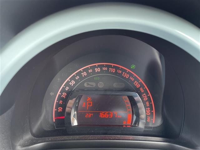 トゥインゴ ゼン ☆ワンオーナー☆保証書☆取扱説明書☆パワーウィンドウ☆ETC☆AM/FM☆Bluetooth/AUX☆純正フロアマット☆リモコンキー☆スペアキー☆15インチAW☆サマータイヤ有(5枚目)