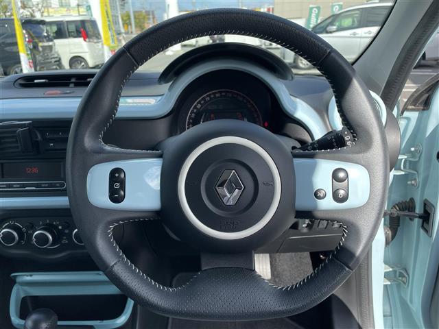 トゥインゴ ゼン ☆ワンオーナー☆保証書☆取扱説明書☆パワーウィンドウ☆ETC☆AM/FM☆Bluetooth/AUX☆純正フロアマット☆リモコンキー☆スペアキー☆15インチAW☆サマータイヤ有(6枚目)