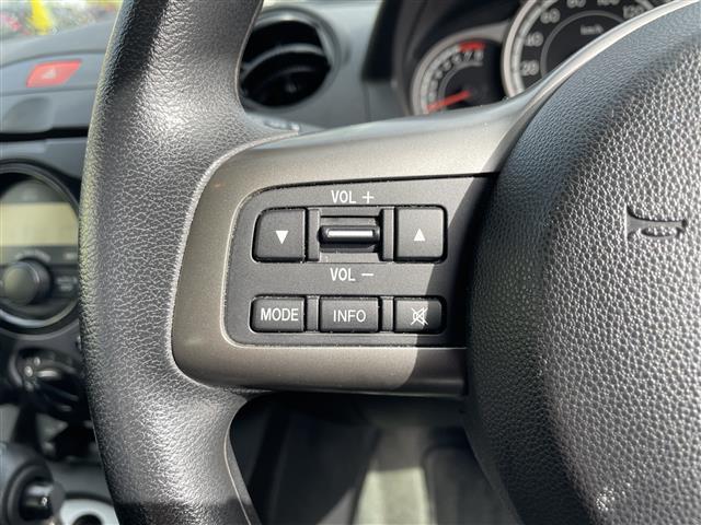 デミオ 13C ☆取扱説明書☆保証書☆リモコンキー☆パワーウィンドウ☆AM/FM/AUX☆ドアバイザー☆ETC☆ハロゲンヘッドライト☆純正フロアマット☆ECO☆スダッドレスタイヤ有(7枚目)