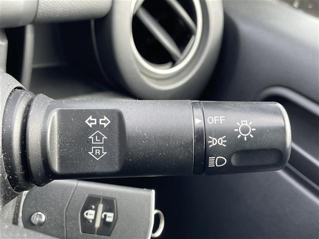 デミオ 13C ☆取扱説明書☆保証書☆リモコンキー☆パワーウィンドウ☆AM/FM/AUX☆ドアバイザー☆ETC☆ハロゲンヘッドライト☆純正フロアマット☆ECO☆スダッドレスタイヤ有(14枚目)