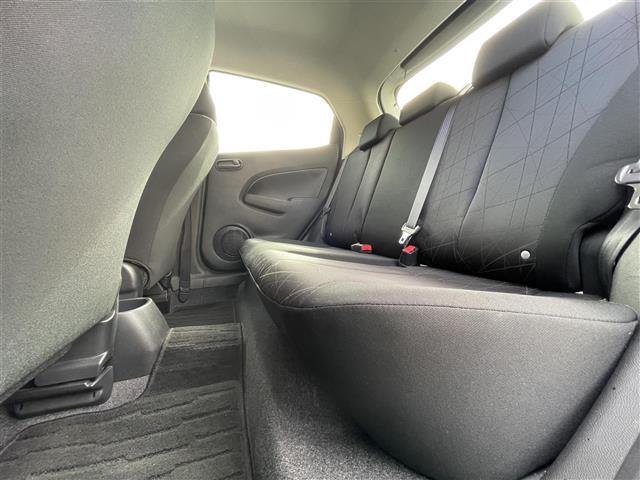 デミオ 13C ☆取扱説明書☆保証書☆リモコンキー☆パワーウィンドウ☆AM/FM/AUX☆ドアバイザー☆ETC☆ハロゲンヘッドライト☆純正フロアマット☆ECO☆スダッドレスタイヤ有(24枚目)