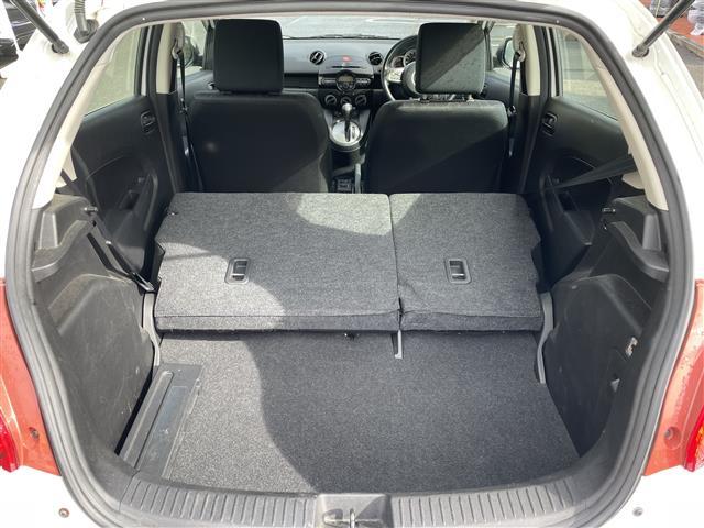 デミオ 13C ☆取扱説明書☆保証書☆リモコンキー☆パワーウィンドウ☆AM/FM/AUX☆ドアバイザー☆ETC☆ハロゲンヘッドライト☆純正フロアマット☆ECO☆スダッドレスタイヤ有(27枚目)