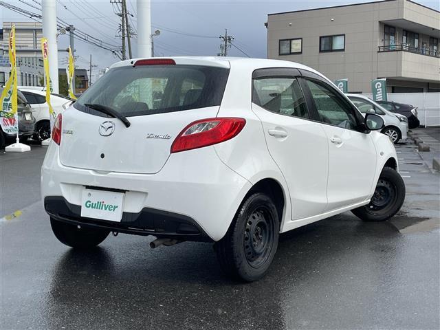 デミオ 13C ☆取扱説明書☆保証書☆リモコンキー☆パワーウィンドウ☆AM/FM/AUX☆ドアバイザー☆ETC☆ハロゲンヘッドライト☆純正フロアマット☆ECO☆スダッドレスタイヤ有(31枚目)