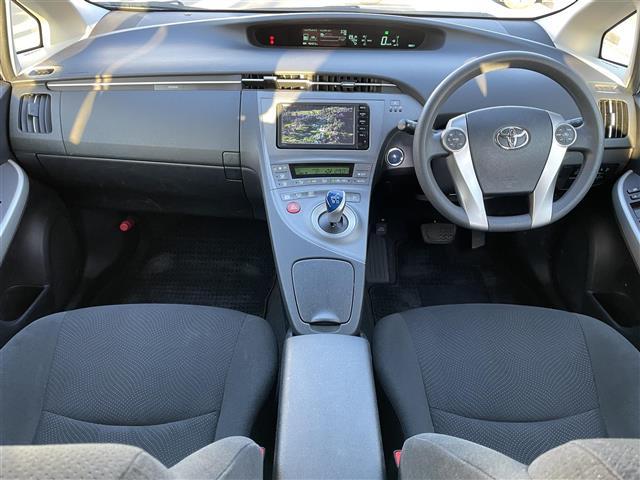 プリウス Ｌ　☆ワンオーナー☆保証書☆取扱説明書☆ワンセグテレビ☆ＡＭ／ＦＭ☆Ｂｌｕｅｔｏｏｔｈ☆プッシュスタート☆パワーウィンドウ☆アイドリングストップ☆スマートキー☆スペアキー☆ＥＴＣ☆（3枚目）