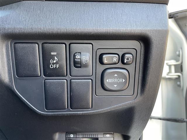 プリウス Ｌ　☆ワンオーナー☆保証書☆取扱説明書☆ワンセグテレビ☆ＡＭ／ＦＭ☆Ｂｌｕｅｔｏｏｔｈ☆プッシュスタート☆パワーウィンドウ☆アイドリングストップ☆スマートキー☆スペアキー☆ＥＴＣ☆（15枚目）