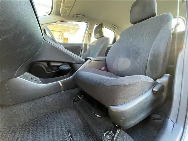 プリウス Ｌ　☆ワンオーナー☆保証書☆取扱説明書☆ワンセグテレビ☆ＡＭ／ＦＭ☆Ｂｌｕｅｔｏｏｔｈ☆プッシュスタート☆パワーウィンドウ☆アイドリングストップ☆スマートキー☆スペアキー☆ＥＴＣ☆（21枚目）