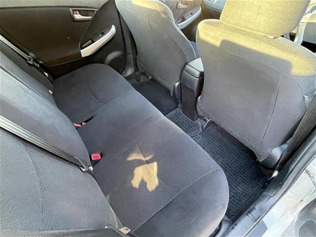 プリウス Ｌ　☆ワンオーナー☆保証書☆取扱説明書☆ワンセグテレビ☆ＡＭ／ＦＭ☆Ｂｌｕｅｔｏｏｔｈ☆プッシュスタート☆パワーウィンドウ☆アイドリングストップ☆スマートキー☆スペアキー☆ＥＴＣ☆（22枚目）