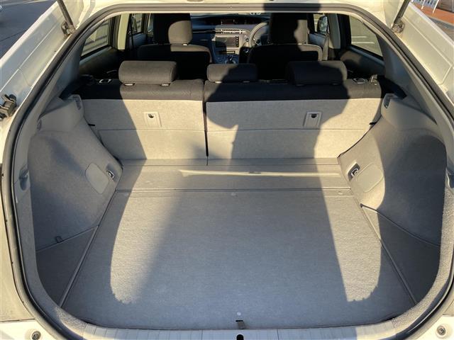 プリウス Ｌ　☆ワンオーナー☆保証書☆取扱説明書☆ワンセグテレビ☆ＡＭ／ＦＭ☆Ｂｌｕｅｔｏｏｔｈ☆プッシュスタート☆パワーウィンドウ☆アイドリングストップ☆スマートキー☆スペアキー☆ＥＴＣ☆（27枚目）