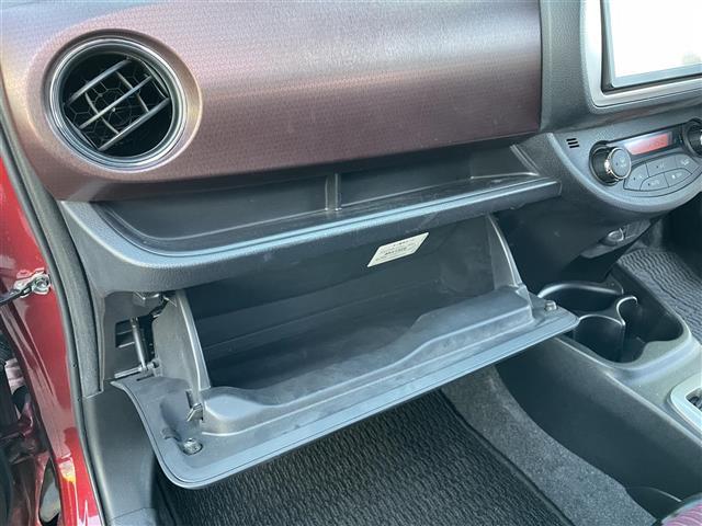 ヴィッツ ジュエラ　☆取扱説明書☆保証書☆ワンセグテレビ☆ＡＭ／ＦＭ☆Ｂｌｕｅｔｏｏｔｈ☆バックカメラ☆スペアキー☆スマートキー☆パワーウィンドウ☆純正フロアマット☆プッシュスタート☆ドアバイザー（15枚目）