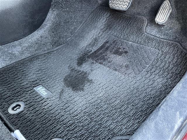 ヴィッツ ジュエラ　☆取扱説明書☆保証書☆ワンセグテレビ☆ＡＭ／ＦＭ☆Ｂｌｕｅｔｏｏｔｈ☆バックカメラ☆スペアキー☆スマートキー☆パワーウィンドウ☆純正フロアマット☆プッシュスタート☆ドアバイザー（24枚目）