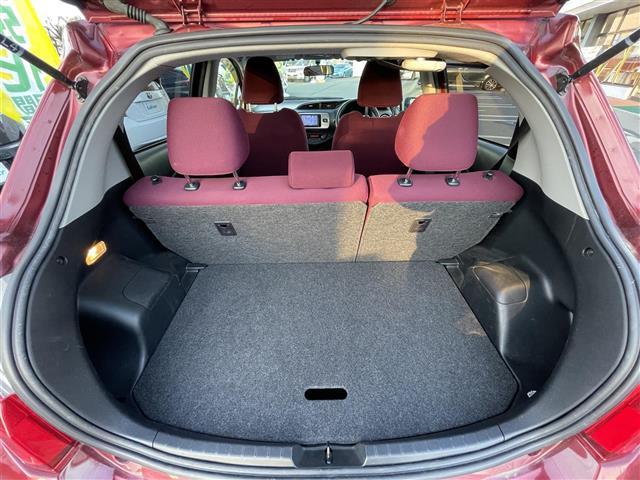 ヴィッツ ジュエラ　☆取扱説明書☆保証書☆ワンセグテレビ☆ＡＭ／ＦＭ☆Ｂｌｕｅｔｏｏｔｈ☆バックカメラ☆スペアキー☆スマートキー☆パワーウィンドウ☆純正フロアマット☆プッシュスタート☆ドアバイザー（25枚目）