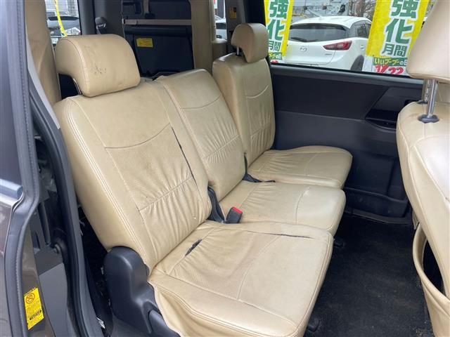 ノア Ｘ　Ｌセレクション　★社外ナビ（ＡＭ，ＦＭ，ＡＵＸ）★電動格納ミラー★両側パワスラ★取説★記録簿★ＡＢＳ（7枚目）