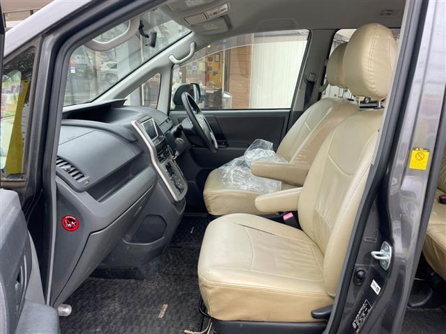 ノア Ｘ　Ｌセレクション　★社外ナビ（ＡＭ，ＦＭ，ＡＵＸ）★電動格納ミラー★両側パワスラ★取説★記録簿★ＡＢＳ（10枚目）