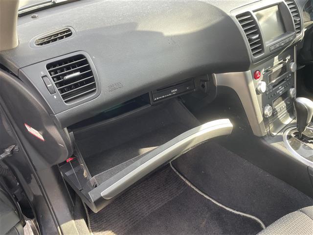 レガシィツーリングワゴン ２．０ＧＴ　４ＷＤ　ＭＴモード付ＡＴ　ＣＤ、ＭＤチェンジャー　社外ＥＴＣ　純正ＨＤＤナビ　レーダー探知機　純正フロアマット　パワーシートＤ席　布系シート　社外１７インチＡＷ　ルーフレール（11枚目）