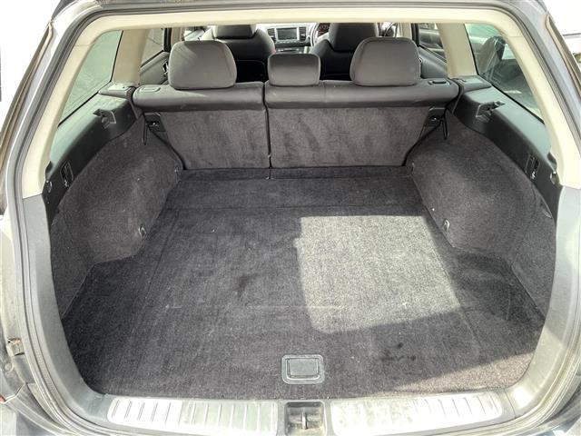 レガシィツーリングワゴン ２．０ＧＴ　４ＷＤ　ＭＴモード付ＡＴ　ＣＤ、ＭＤチェンジャー　社外ＥＴＣ　純正ＨＤＤナビ　レーダー探知機　純正フロアマット　パワーシートＤ席　布系シート　社外１７インチＡＷ　ルーフレール（15枚目）