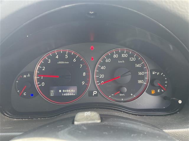 レガシィツーリングワゴン ２．０ＧＴ　４ＷＤ　ＭＴモード付ＡＴ　ＣＤ、ＭＤチェンジャー　社外ＥＴＣ　純正ＨＤＤナビ　レーダー探知機　純正フロアマット　パワーシートＤ席　布系シート　社外１７インチＡＷ　ルーフレール（21枚目）