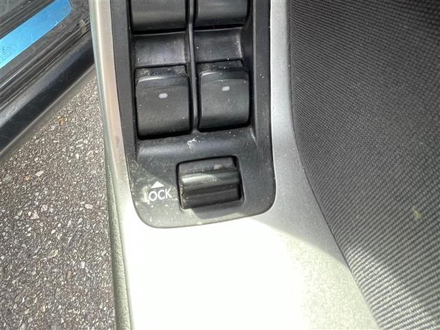 レガシィツーリングワゴン ２．０ＧＴ　４ＷＤ　ＭＴモード付ＡＴ　ＣＤ、ＭＤチェンジャー　社外ＥＴＣ　純正ＨＤＤナビ　レーダー探知機　純正フロアマット　パワーシートＤ席　布系シート　社外１７インチＡＷ　ルーフレール（30枚目）