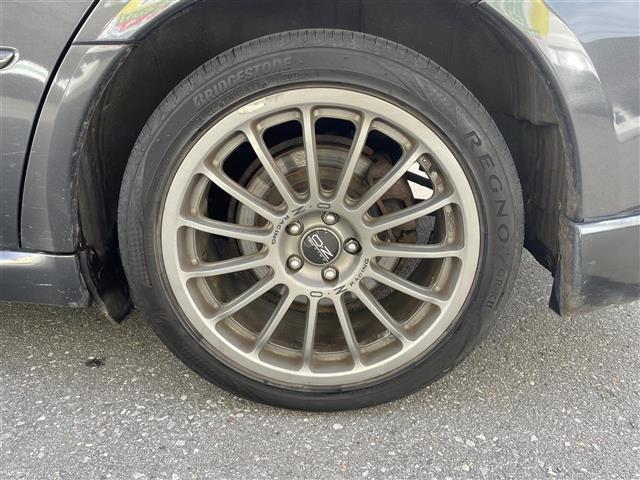 レガシィツーリングワゴン ２．０ＧＴ　４ＷＤ　ＭＴモード付ＡＴ　ＣＤ、ＭＤチェンジャー　社外ＥＴＣ　純正ＨＤＤナビ　レーダー探知機　純正フロアマット　パワーシートＤ席　布系シート　社外１７インチＡＷ　ルーフレール（35枚目）