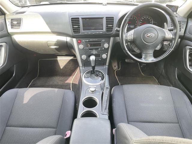 レガシィツーリングワゴン ２．０ＧＴ　４ＷＤ　ＭＴモード付ＡＴ　ＣＤ、ＭＤチェンジャー　社外ＥＴＣ　純正ＨＤＤナビ　レーダー探知機　純正フロアマット　パワーシートＤ席　布系シート　社外１７インチＡＷ　ルーフレール（42枚目）