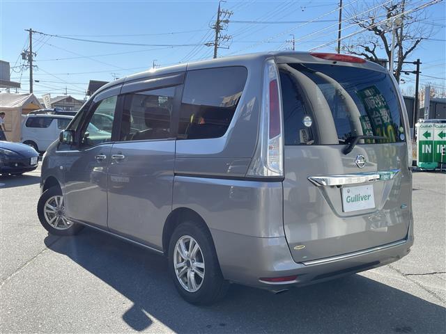 セレナ 20X ☆ワンセグテレビ☆AM/FM☆Bluetooth/AUX/VTR☆バックカメラ☆プッシュスタート☆左側パワースライドドア☆右側イージークローザードア☆オートライト☆フォグランプ☆純正(4枚目)