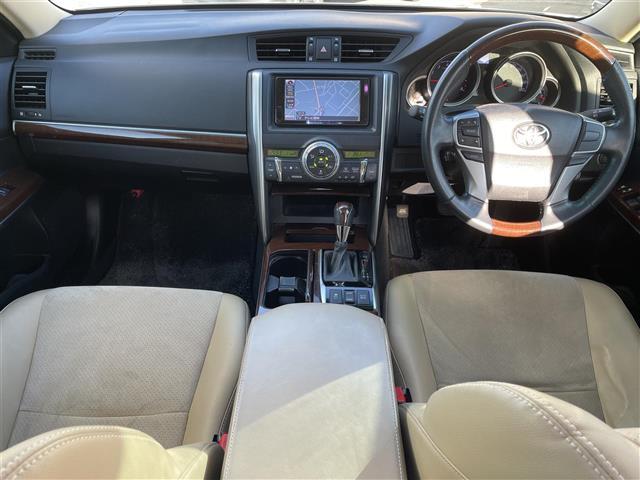 マークX プレミアム ★純正ナビ(AM/FM/TV/BT)★前席パワーシート★モード切替有★社外冬タイヤ積み込み★フルセグテレビ★バックカメラ★オートライト★ドアバイザー★プッシュスタート★保証書,記録簿(17枚目)