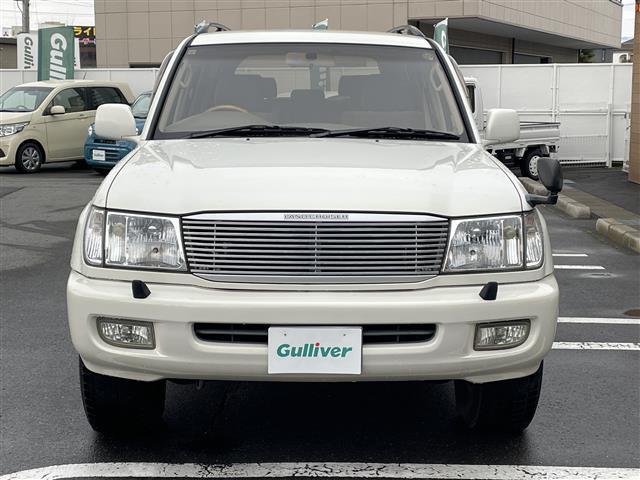 ランドクルーザー１００ ＶＸリミテッド　４ＷＤ　社外ナビ　ＣＤ／ＤＶＤ／ＴＶ　社外ＥＴＣ　純正フロアマット　オートライト　純正ドアバイザー　３列シート　電格ミラー　スペアキー有　取り扱い説明書　保証書（31枚目）