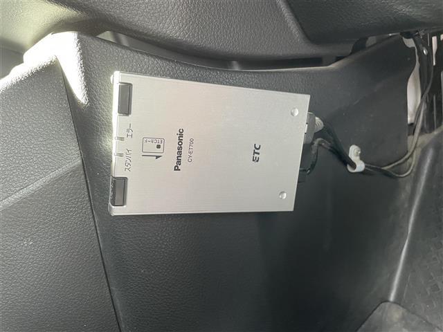 エクストレイル ２０Ｘｔｔ　☆ワンセグテレビ☆４ＷＤ☆バックカメラ☆ＥＴＣ☆シートヒーター☆純正フロアマット☆コーナーセンサー☆オートライト☆電動格納ミラー☆クルーズコントロール☆スマートキー☆純正サスペン（12枚目）