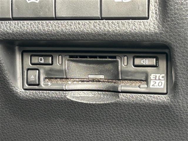 ＲＡＶ４ アドベンチャー　ワンオーナー　トヨタセーフティセンス　バックカメラ　前席シートヒーター　シートベンチレーション　レーダークルコン　運転席シートメモリ　レザーシート　ダイヤル式マルチテレインセレクト　ルーフレール（6枚目）