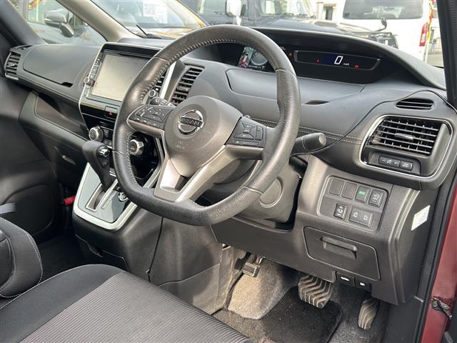 セレナ ハイウェイスター　ワンオーナー　全方位カメラ　純正ナビＭＭ５１６Ｄ０－Ｌ　純正フリップダウンモニター　両側電動ドア　ＥＴＣ　クルーズコントロール　バックカメラ　ナビステアリングスイッチ　オートライト　純正ＡＷ冬タイヤ有（6枚目）