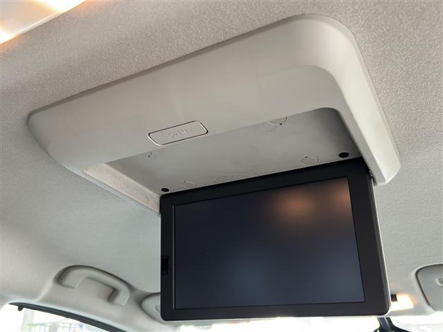 セレナ ハイウェイスター　ワンオーナー　全方位カメラ　純正ナビＭＭ５１６Ｄ０－Ｌ　純正フリップダウンモニター　両側電動ドア　ＥＴＣ　クルーズコントロール　バックカメラ　ナビステアリングスイッチ　オートライト　純正ＡＷ冬タイヤ有（18枚目）