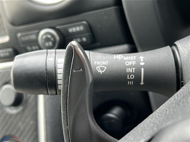 ＧＴ－Ｒ プレミアムエディション　４ＷＤ　純正ナビ　ＢＯＳＥスピーカー　バックカメラ　社外フルセグＴＶ　ＥＴＣ　ハーフレザーシート　前席シートヒーター　パドルシフト　オートライト　クルーズコントロール　ナビステアリングスイッチ（9枚目）
