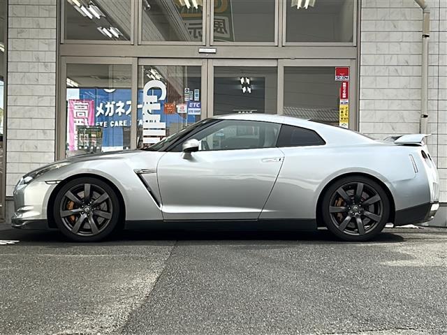 ＧＴ－Ｒ プレミアムエディション　４ＷＤ　純正ナビ　ＢＯＳＥスピーカー　バックカメラ　社外フルセグＴＶ　ＥＴＣ　ハーフレザーシート　前席シートヒーター　パドルシフト　オートライト　クルーズコントロール　ナビステアリングスイッチ（31枚目）