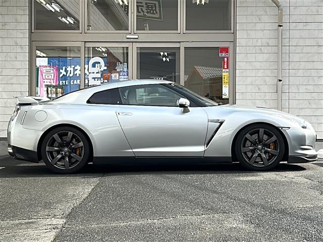 ＧＴ－Ｒ プレミアムエディション　４ＷＤ　純正ナビ　ＢＯＳＥスピーカー　バックカメラ　社外フルセグＴＶ　ＥＴＣ　ハーフレザーシート　前席シートヒーター　パドルシフト　オートライト　クルーズコントロール　ナビステアリングスイッチ（35枚目）