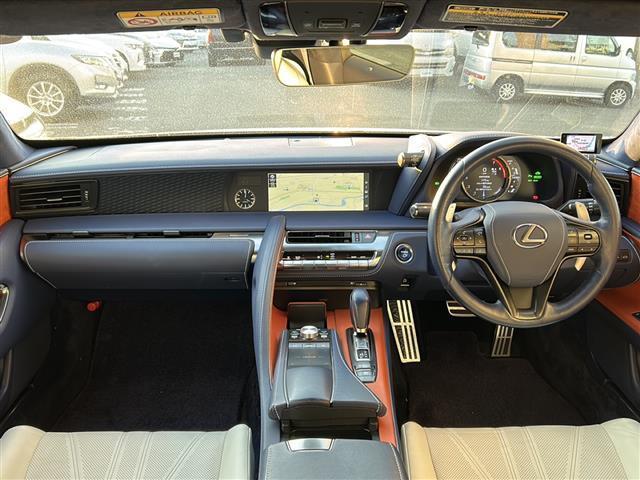 ＬＣ ＬＣ５００ｈ　Ｌパッケージ　寒冷地仕様　マークレビンソンファレンスサラウンドシステムパノラマルーフ純正ナビバックカメラレーダークルーズコントロール　パドルシフトエンジンスターター純正ドライブレコーダー内装ブリージーブルー（5枚目）