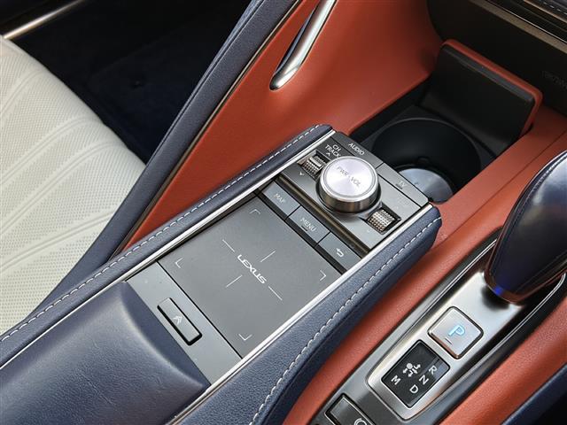 ＬＣ ＬＣ５００ｈ　Ｌパッケージ　寒冷地仕様　マークレビンソンファレンスサラウンドシステムパノラマルーフ純正ナビバックカメラレーダークルーズコントロール　パドルシフトエンジンスターター純正ドライブレコーダー内装ブリージーブルー（22枚目）