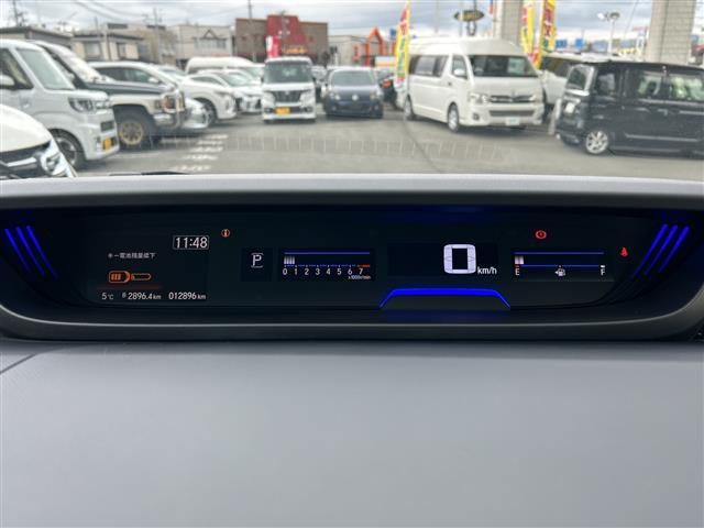 フリード クロスター　純正ナビＶＸＭ－２２４ＶＦｉ　フルセグＴＶ　両側電動ドア　バックカメラ　前席シートヒーター　レーダークルコン　ハーフレザーシート　衝突軽減装置　ナビステアリングスイッチ　ＥＴＣ　ワイパーデアイサー（8枚目）