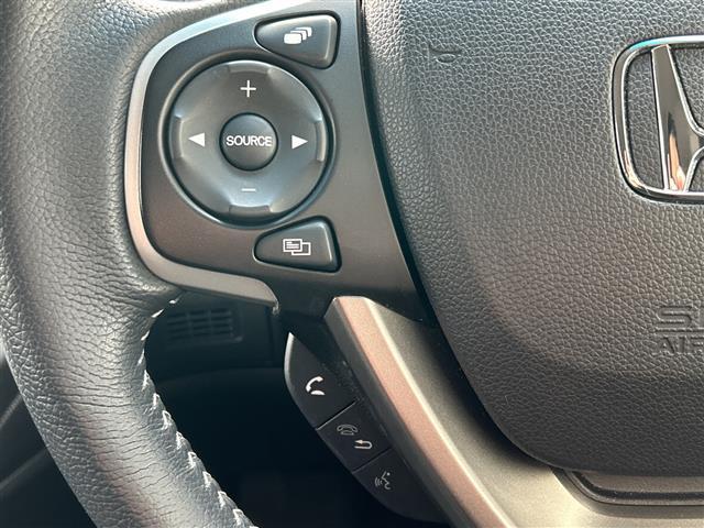 フリード クロスター　純正ナビＶＸＭ－２２４ＶＦｉ　フルセグＴＶ　両側電動ドア　バックカメラ　前席シートヒーター　レーダークルコン　ハーフレザーシート　衝突軽減装置　ナビステアリングスイッチ　ＥＴＣ　ワイパーデアイサー（9枚目）